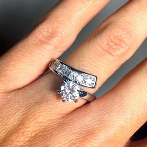 Silvertone Ring with simulated diamonds